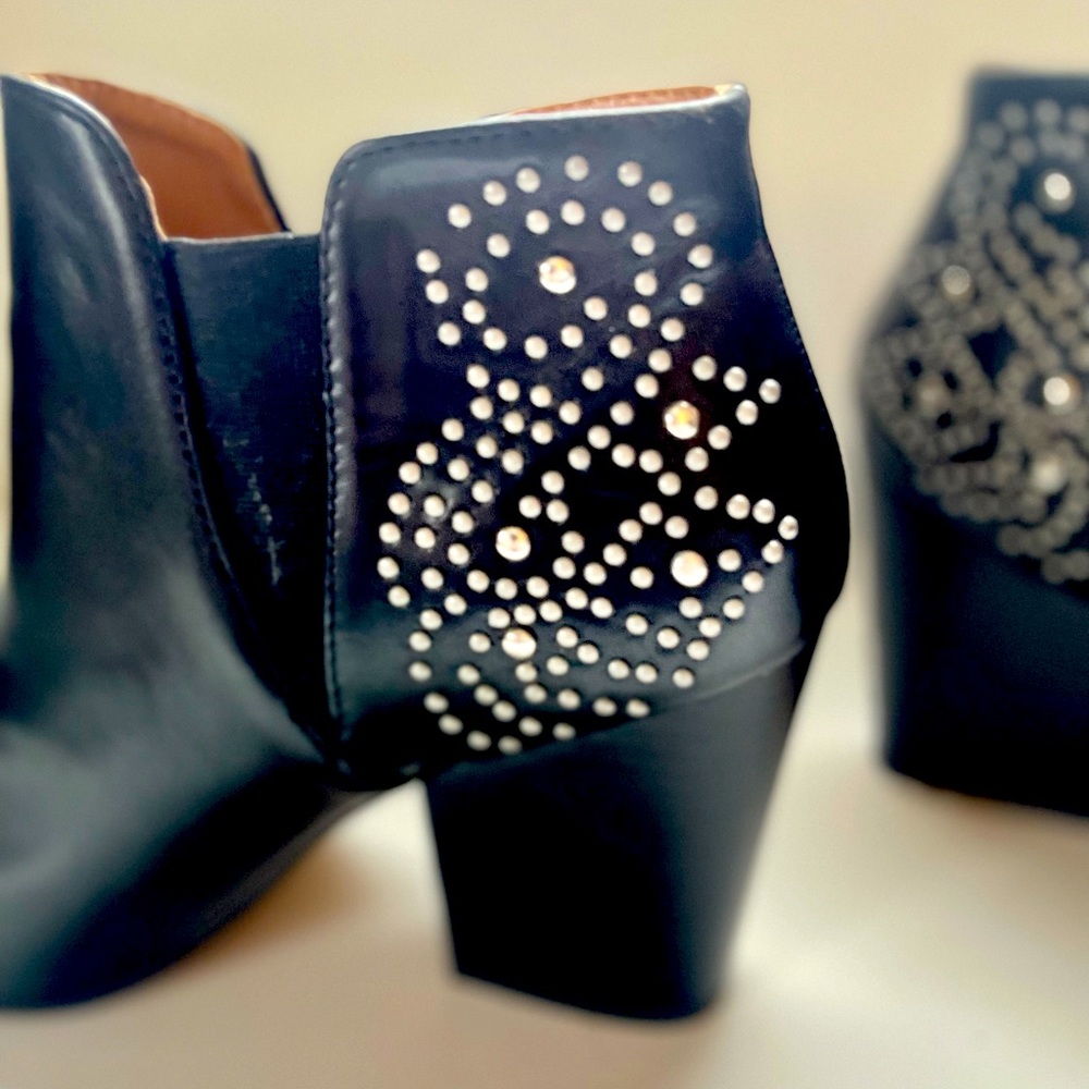 Women’s Leather Bootie